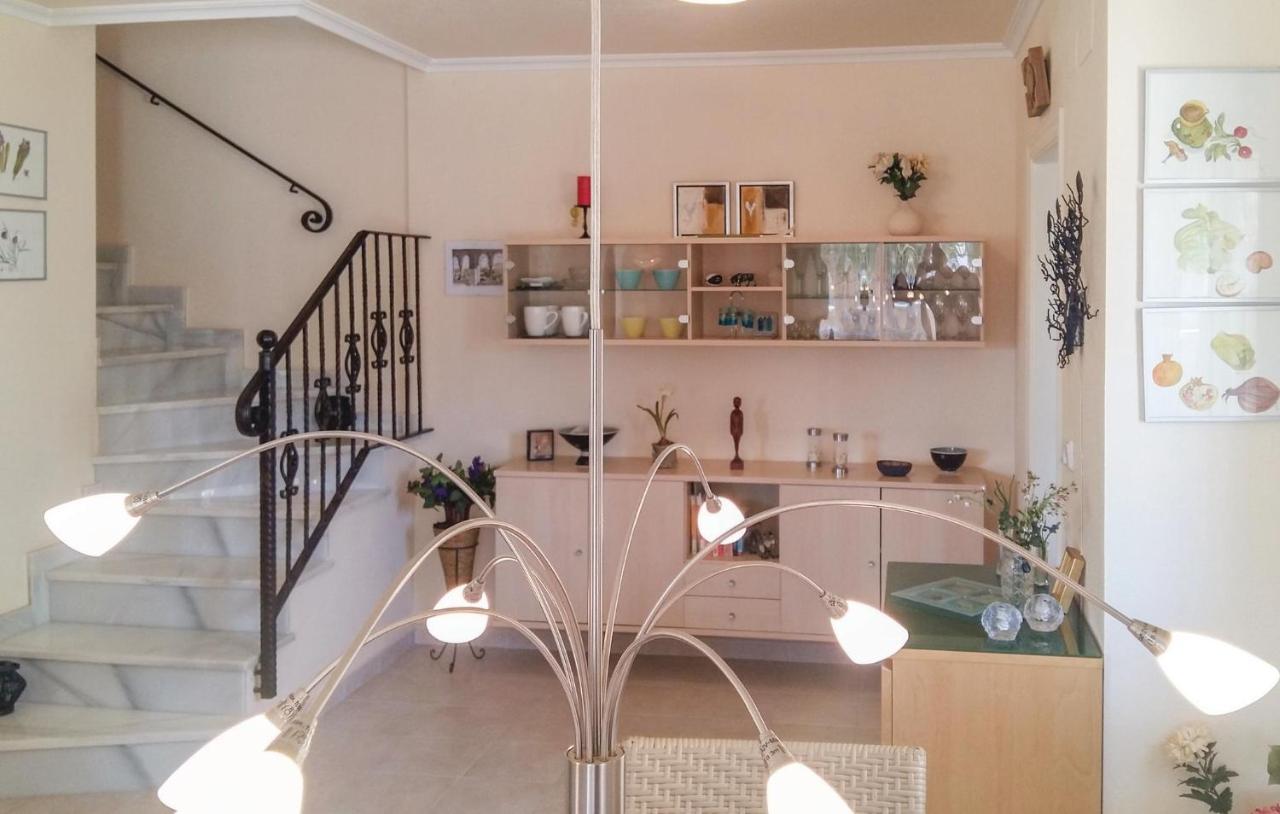 Cozy Home In Orihuela Costa With Kitchen Dehesa de Campoamor  Eksteriør bilde