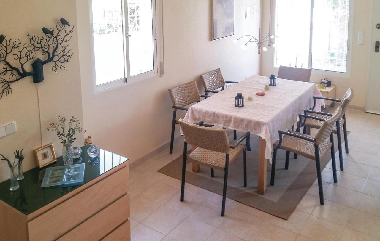 Cozy Home In Orihuela Costa With Kitchen Dehesa de Campoamor  Eksteriør bilde